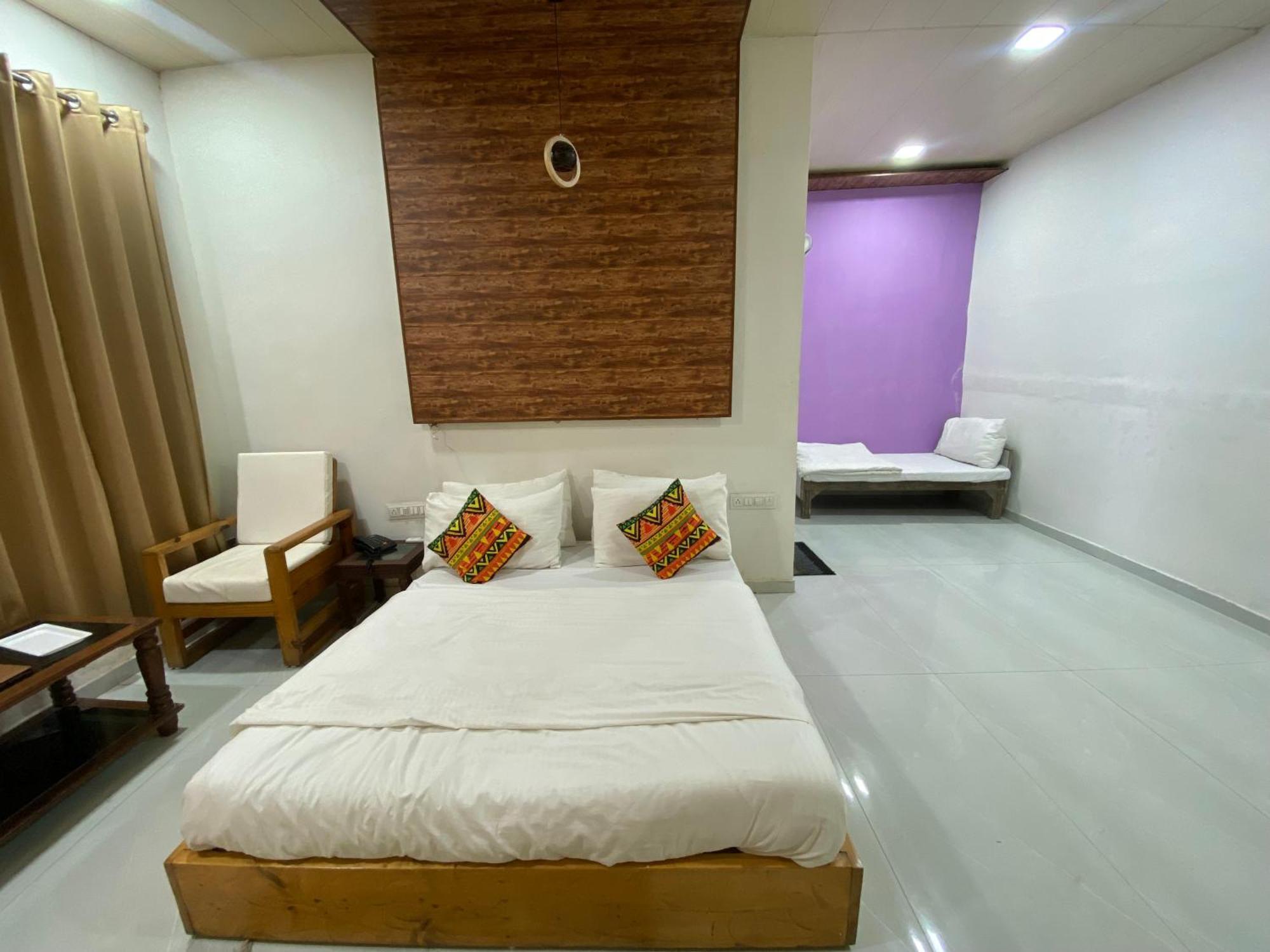 Rudraksha Inn Monte Abu Exterior foto